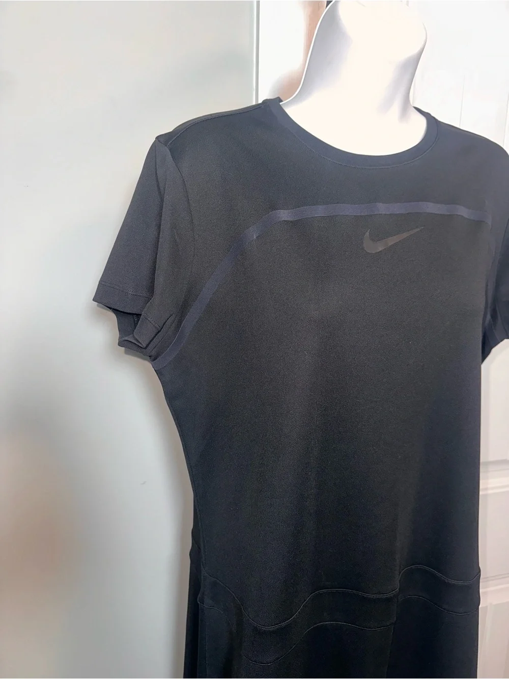 Nike Golf Dri Fit Size Large Women’s  Black Short-Sleeve Mini Dress